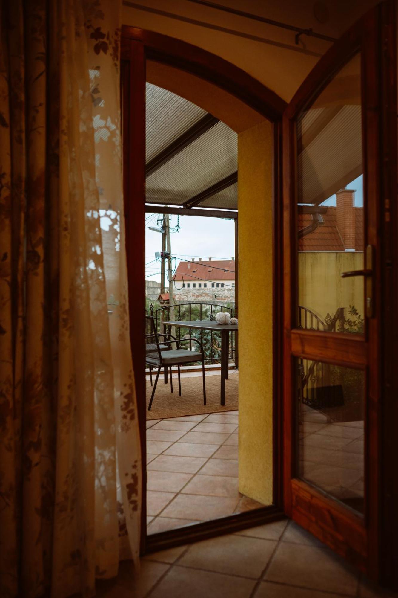 Királyszéke Apartman Eger Extérieur photo